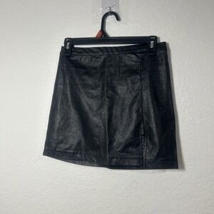 Art Class Skirt It says size L but it looks small like size M . (116)‎